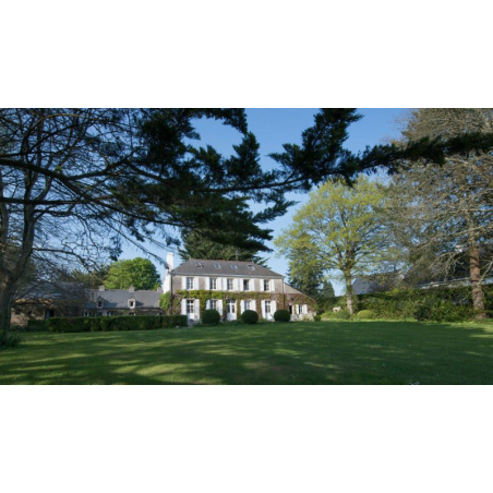 ©Manoir des Éperviers - Vue du jardin à Quéven (Morbihan)