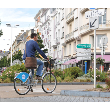 ©J. GRAND-COLAS - Ville de Lorient - Promenade à vélo en centre-ville  (Morbihan)