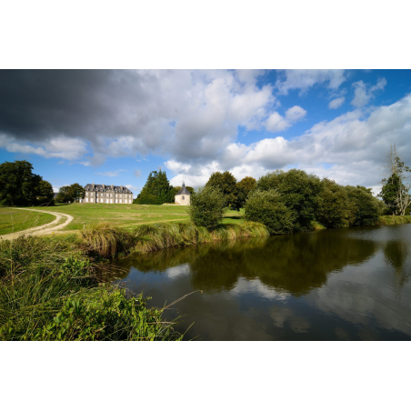 ©Emmanuel Lemée - LBST - Vue sur le Château de Manehouarn depuis l'étang à Plouay (Morbihan)