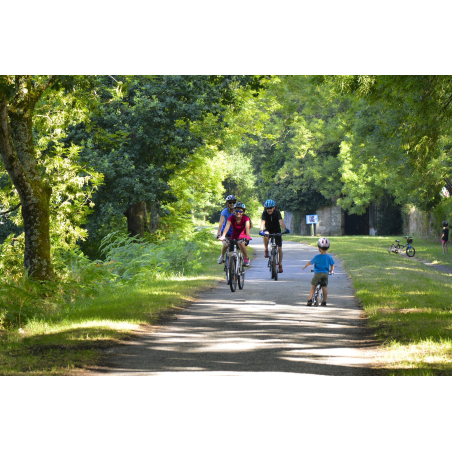 ©Emmanuel LEMEE-LBST - Balade à vélo sur le chemin du halage du Blavet à Hennebont (Morbihan)