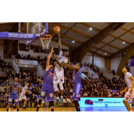 ©CEP - L'équipe Nationale 1 du CEP Basket Lorient en match