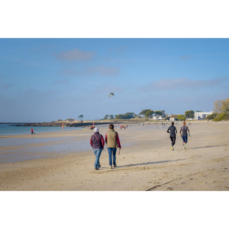 ©Emmanuel Lemée-LBST - promenade sur la Plage de Kerguelen à Larmor-Plage (Morbihan)