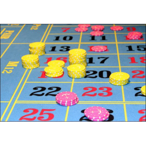 Une table de jeux au casino de Larmor-Plage (Morbihan) - ©Kasino de Larmor-Plage