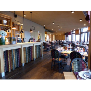 Vue sur la salle de restaurant du Kasino de Larmor-Plage (Morbihan) - ©Kasino de Larmor-Plage