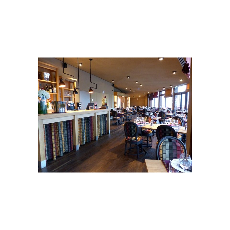 Vue sur la salle de restaurant du Kasino de Larmor-Plage (Morbihan) - ©Kasino de Larmor-Plage