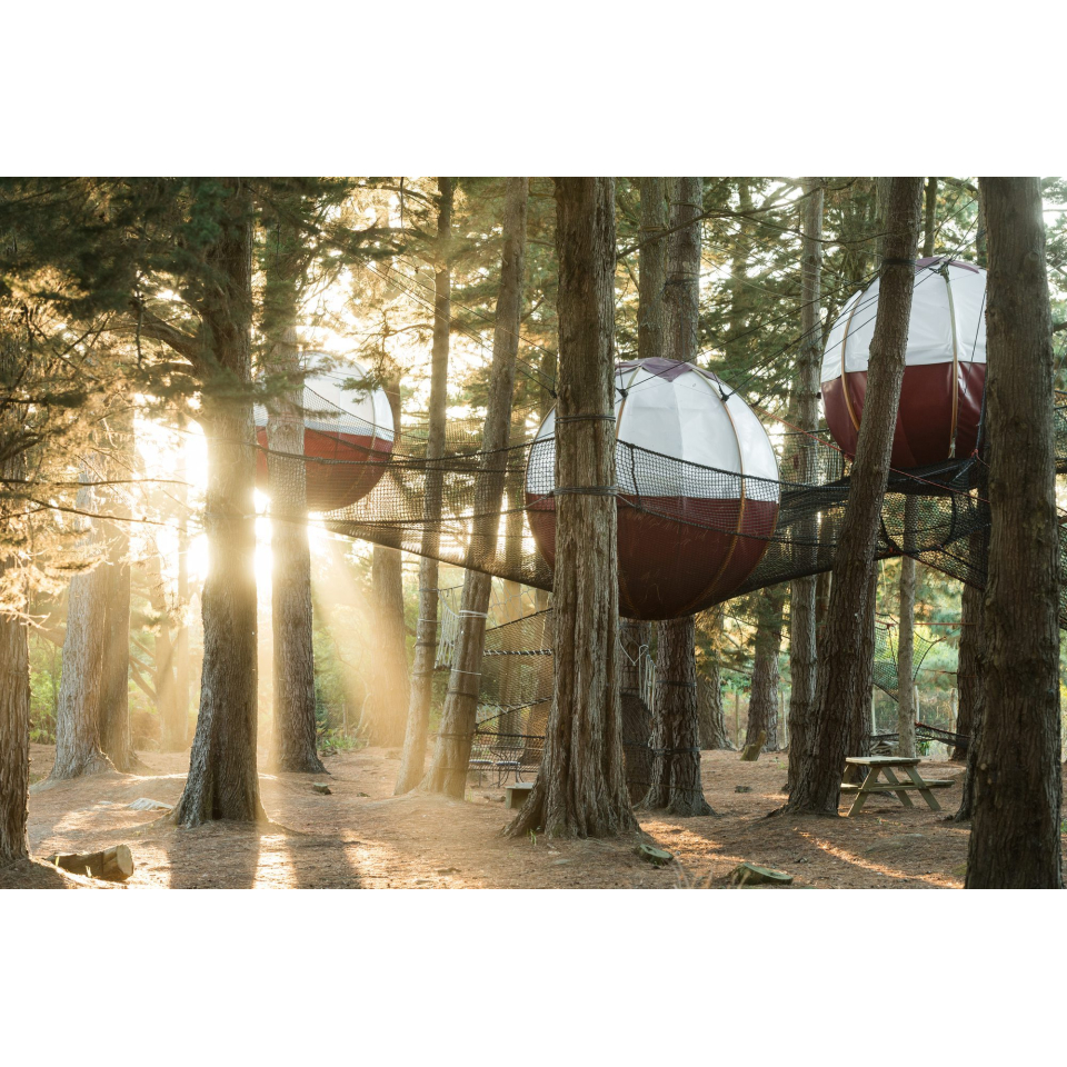 Lever de soleil sur les Nid'îles®, nuit insolite à l'île de Groix (Morbihan) - ©Emmanuel Berthier - LBST