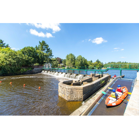 ©Simon Bourcier-Morbihan Tourisme - Le parc d'eau vive à Inzinzac-Lochrist (Morbihan)