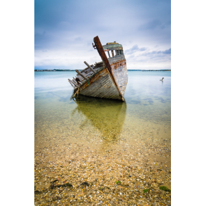 Coque de bateau sur la Petite mer de Gâvres (Morbihan) - ©Emmanuel Lemée - LBST Coque de bateau sur la Petite mer de Gâvres (Morbihan) - ©Emmanuel Lemée - LBST