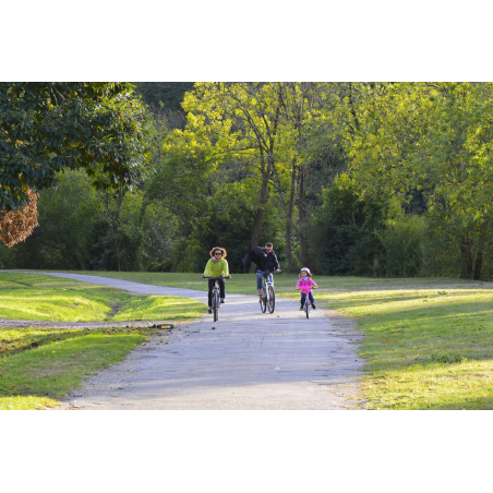 ©E. LEMEE - LBST - Promenade en famille sur les chemins de halage ©E. LEMEE - LBST - Promenade en famille sur les chemins de halage