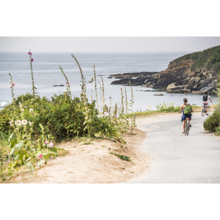 ©Xavier Dubois-LBST - Vélo sur le littoral de l'île de Groix (Morbihan)