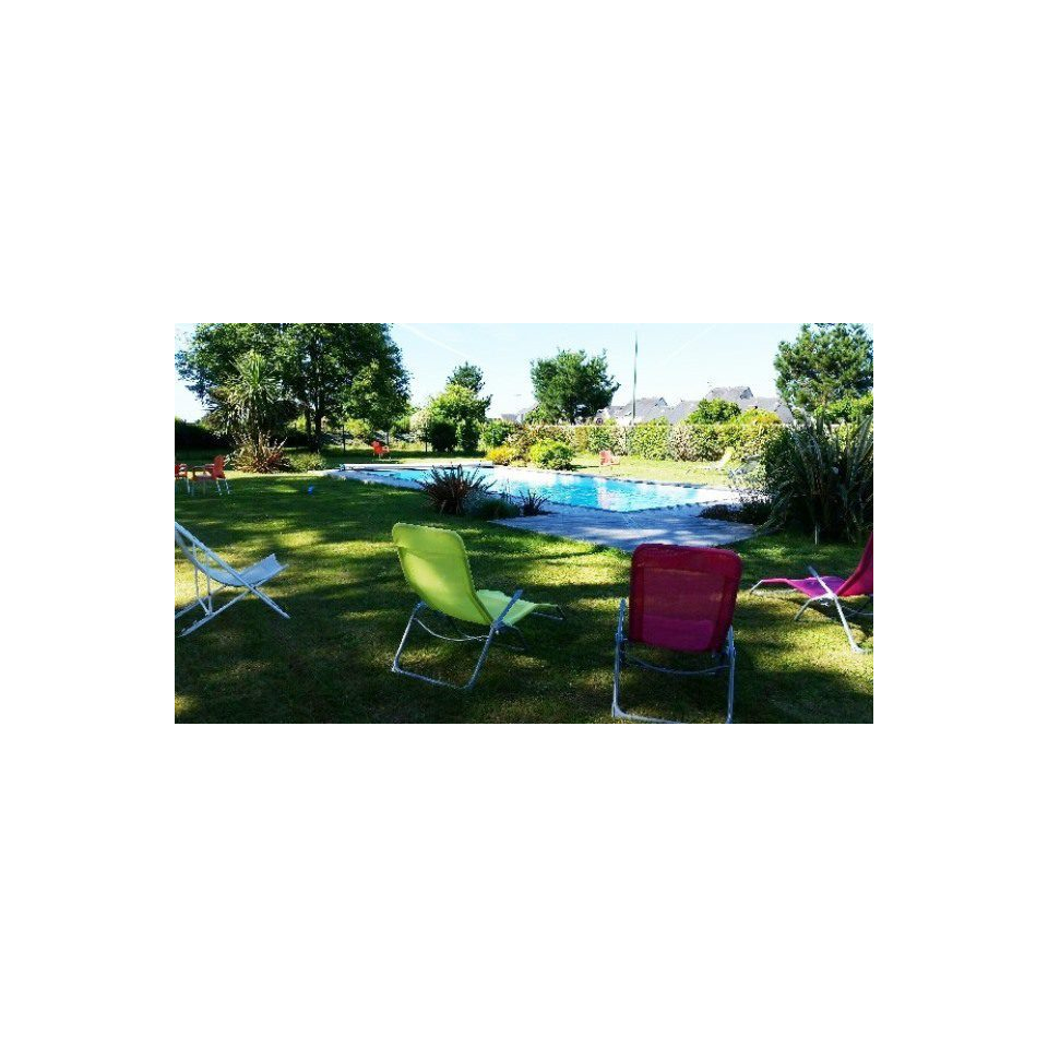 La piscine, nuit insolite à Guidel (Morbihan) - ©Logis de Kerdrien -