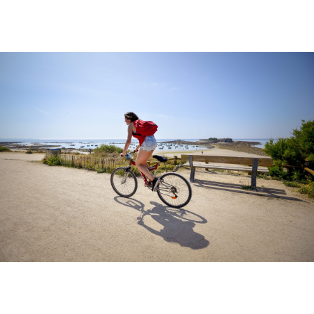 ©Emmanuel Lemée-LBST  - Vélo sur la route littorale, à Fort-Bloqué (Guidel, Morbihan)