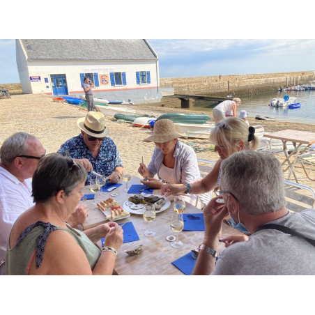 ©Bretagne Food Tour - Dégustation sur le port de l'île de Groix (Morbihan)