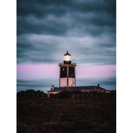 ©Lezbroz-LBST - Le phare de Pen Men à l'île de Groix (Morbihan)