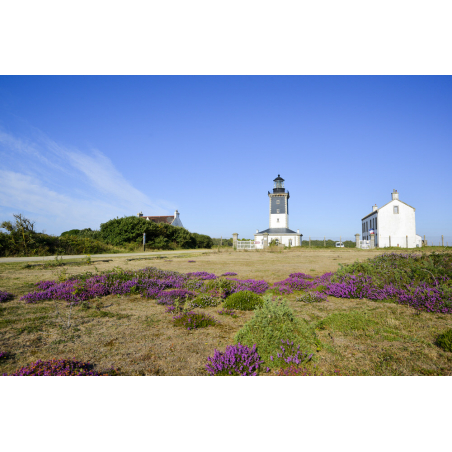 ©E.Lemee - LBST - Le phare de Pen Men sur la côte sauvage de l'île de Groix (Morbihan)