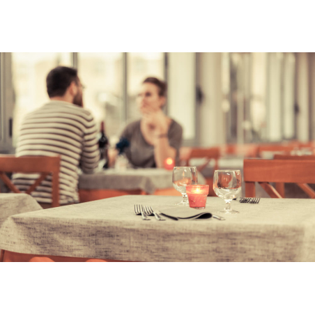 ©shutterstock - Couple au restaurant ©shutterstock - Couple au restaurant