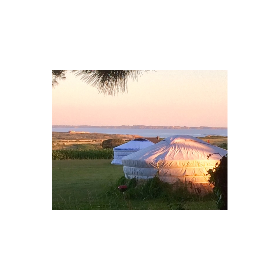 ©Les logis de Kerdrien - Vue sur l'Océan Atlantique depuis la yourte