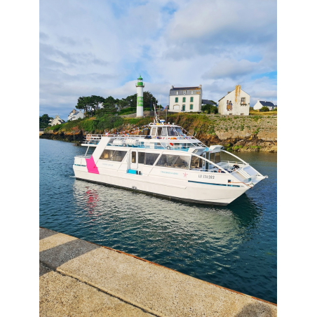 ©Traversée Cadou - Le Beajou devant le port de Doëlan (Finistère) ©Traversée Cadou - Le Beajou devant le port de Doëlan (Finistère)