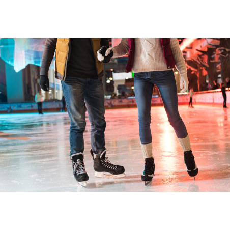 Patin à glace à la patinoire - ©Shutterstock