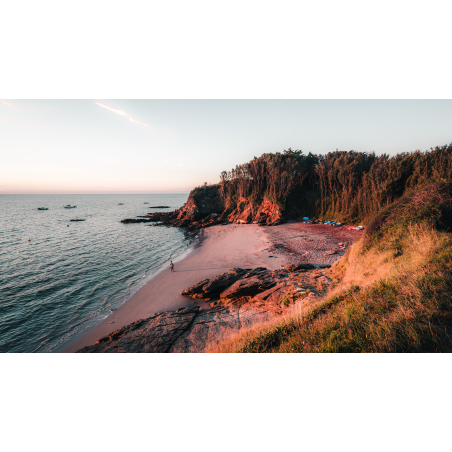 Lever de soleil à l'île de Groix, du côté des sables rouges (Morbihan) - ©Lezbroz - LBST