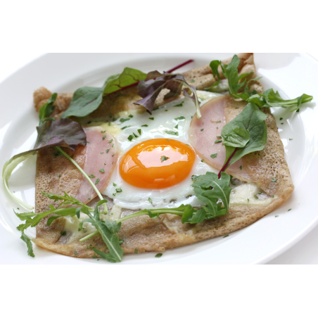 Galette complète, plat traditionnel de la cuisine bretonne - ©Shutterstock