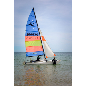 Cours de catamaran, voile, sur la plage de Kerguélen à Larmor-Plage (Morbihan) - ©Emmanuel Lemée - LBST Cours de catamaran, voile, sur la plage de Kerguélen à Larmor-Plage (Morbihan) - ©Emmanuel Lemée - LBST