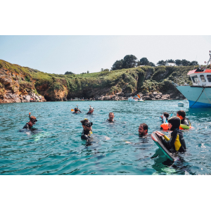 Randonnée palmée sur l'île de Groix avec Kerguélen Sports Océan (Morbihan) - ©Le Ciré Jaune - LBST Randonnée palmée sur l'île de Groix avec Kerguélen Sports Océan (Morbihan) - ©Le Ciré Jaune - LBST