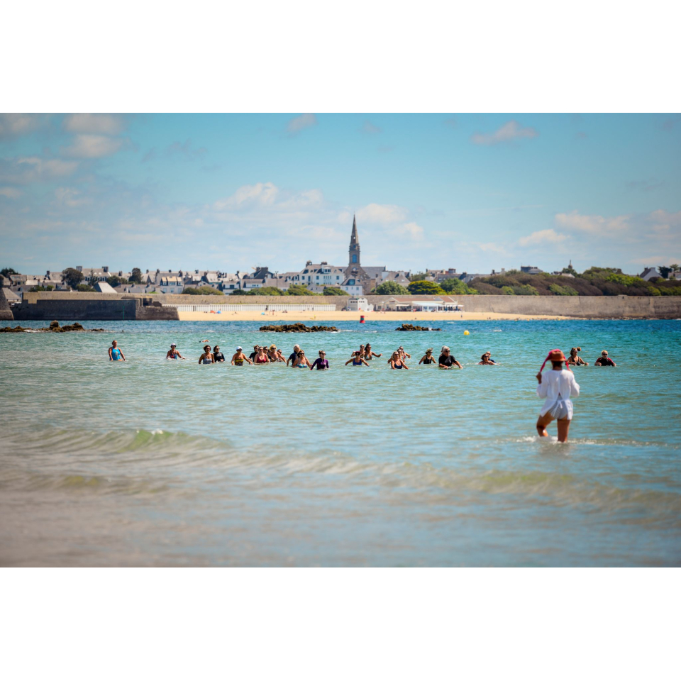 Marche aquatique ou longe côte à la plage de Toulhars à Larmor-Plage (Morbihan) - ©Emmanuel Lemée - LBST