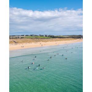 Surfeurs à la plage du Loc'h, spot de surf en Bretagne Sud à Guidel (Morbihan) - ©Thibault Poriel - LBST Surfeurs à la plage du Loc'h, spot de surf en Bretagne Sud à Guidel (Morbihan) - ©Thibault Poriel - LBST