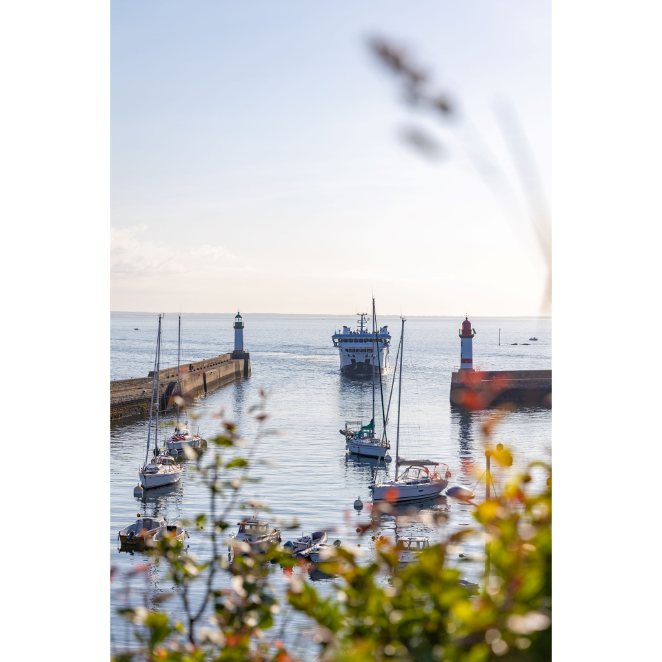 Entrée du port de Port-Tudy à l'île de Groix (Morbihan) - ©Clo & Clem - LBST