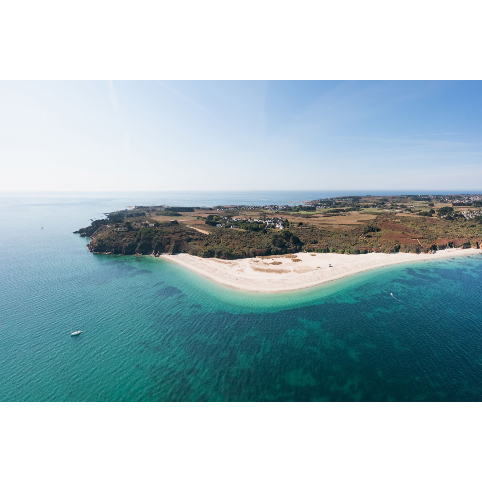 Vue aérienne de la plage des grands sables sur l'Île de Groix (Morbihan) - ©Thibault Poriel - LBST