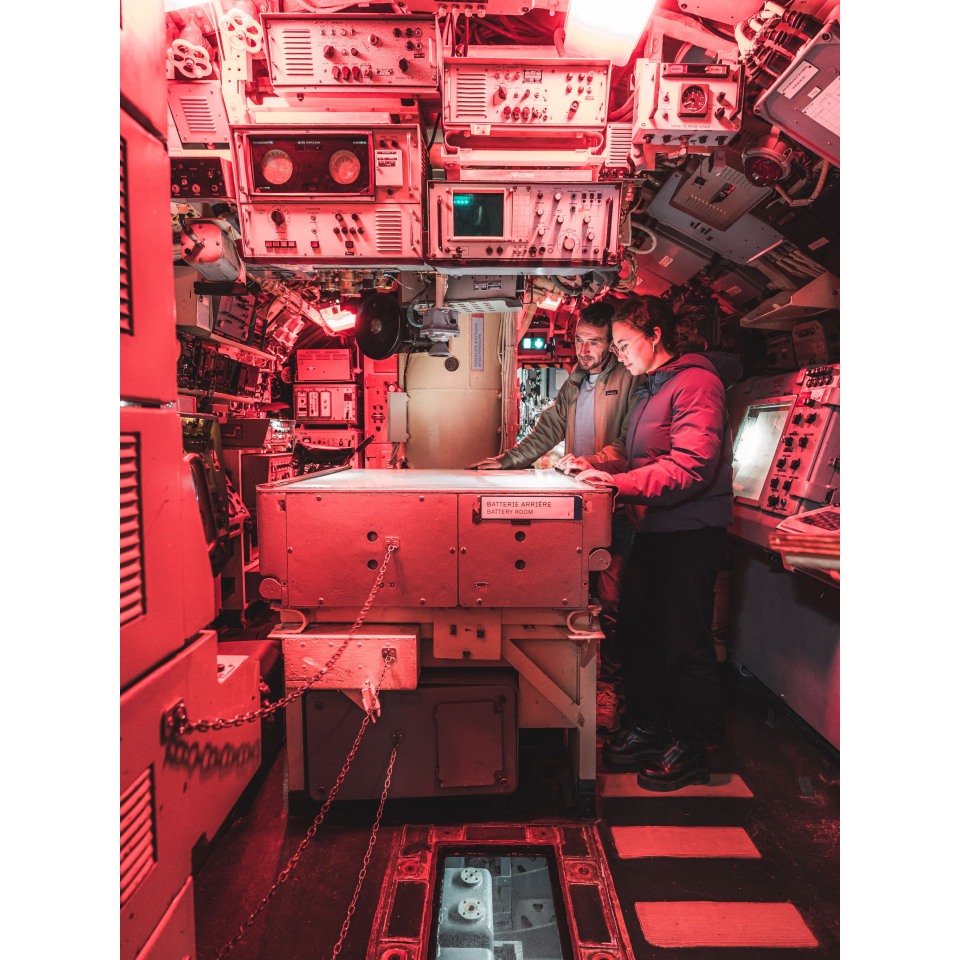 Visite de l'intérieur du sous-marin Flore S645 à Lorient La Base (Morbihan) - ©Lezbroz - LBST