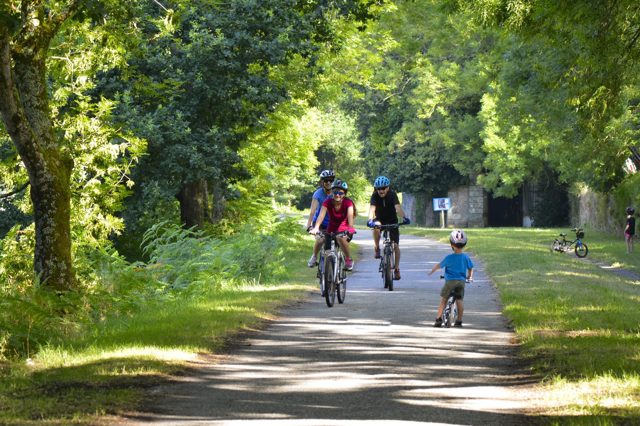 ©-Emmanuel-LEMEE-VTT-au-bord-du-Blavet