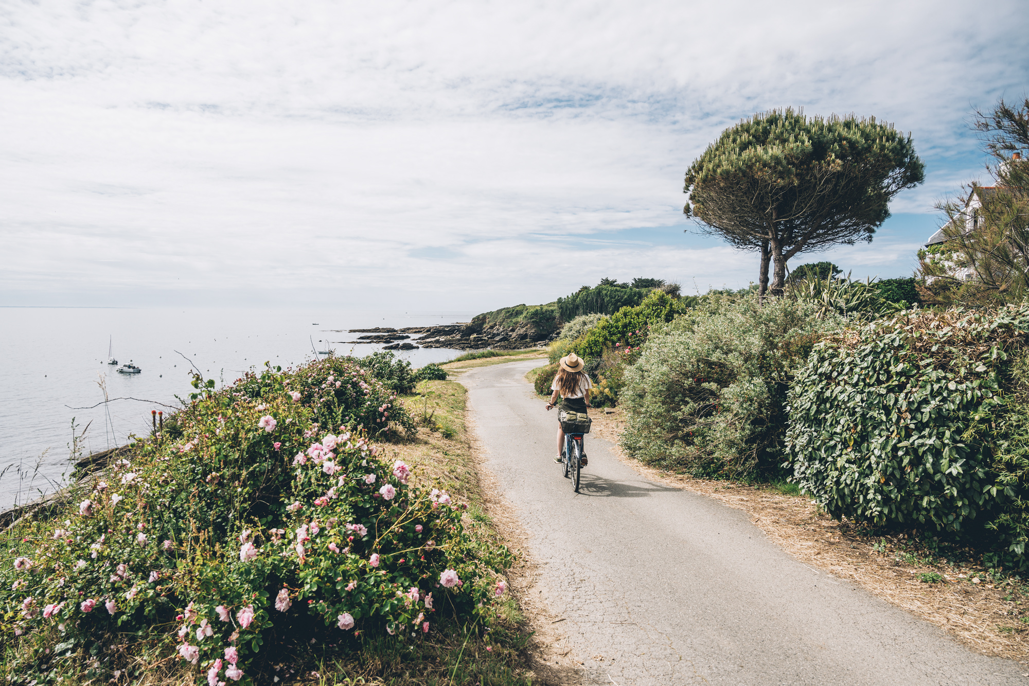 Balade à vélo au printemps à l'île de Groix (Morbihan) - ©Max Coquard - Bestjobers - LBST