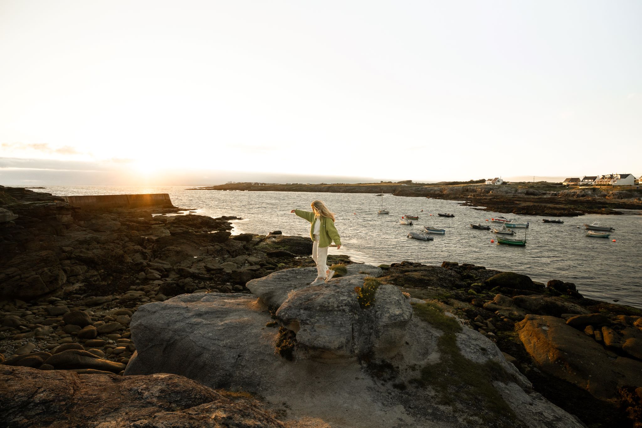 Coucher de soleil au petit port breton de Kerroc'h à Ploemeur (Morbihan) - ©Hello Travelers - LBST