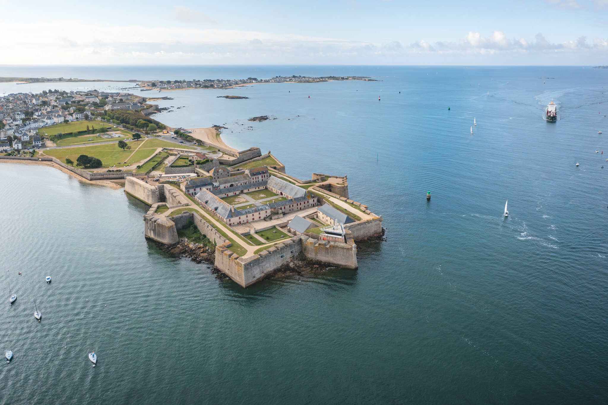 Vue aérienne de la Citadelle de Port-Louis (Morbihan) - ©Thibault Poriel - LBST