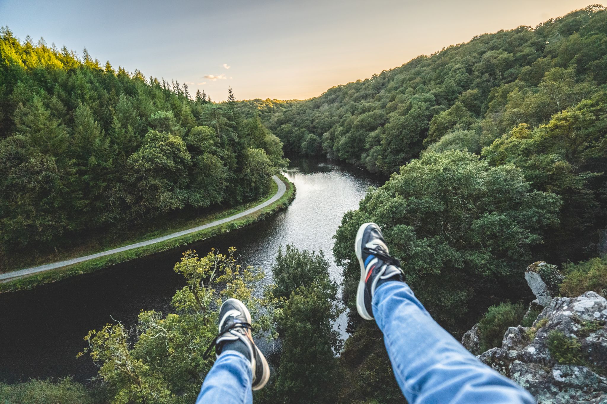 vue de la vallée du Blavet depuis le spot d'escalade La Chaise du Diable à Languidic (Morbihan) - ©Thibault Poriel - LBST