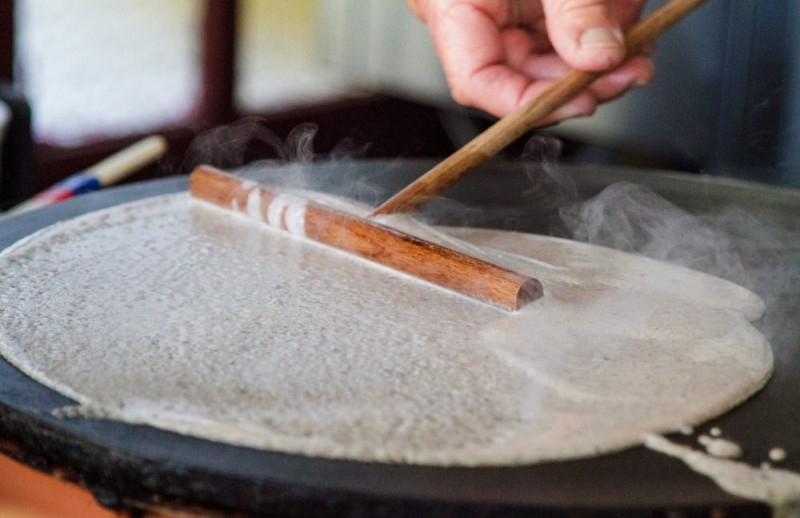 Séjour pour apprendre à tourner des crêpes, en Bretagne Sud, avec petit-déjeuner (Morbihan)